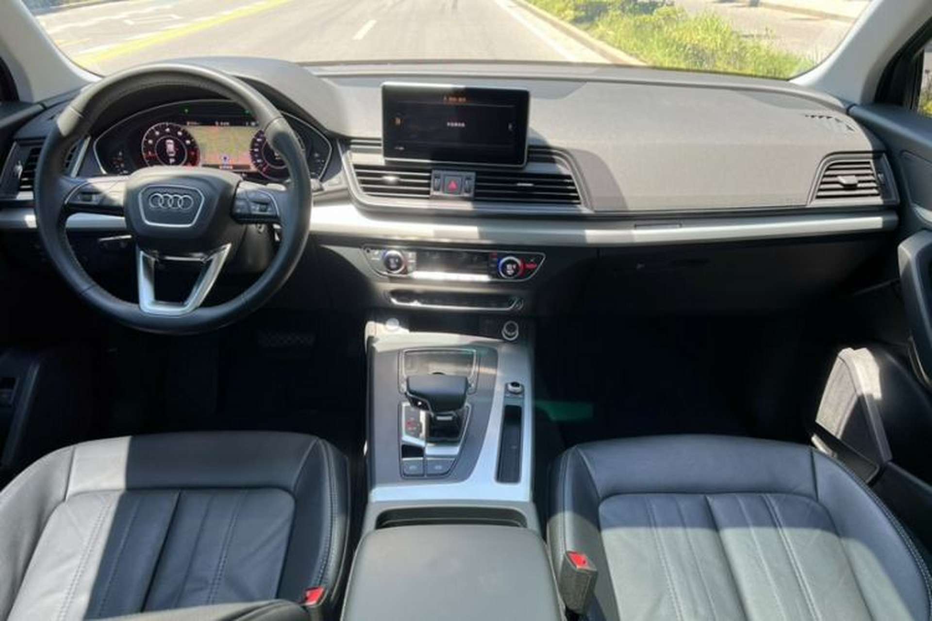 Used Audi Q5L 2020 Updated 40 TFSI Prestige Fashion Edition Interior 4