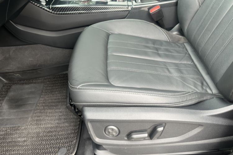 Used Audi Q5L 2020 Updated 40 TFSI Prestige Fashion Edition Interior 4