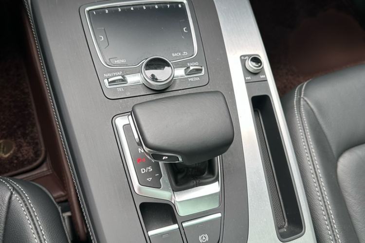 Used Audi Q5L 2020 Updated 40 TFSI Prestige Fashion Edition Interior 5