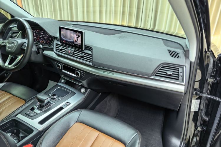 Used Audi Q5L 2020 Updated 40 TFSI Prestige Fashion Edition Interior 6
