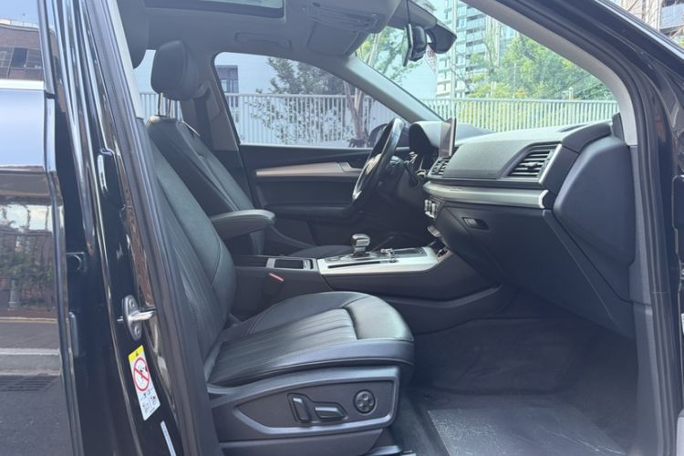 Used Audi Q5L 2020 Updated 40 TFSI Prestige Fashion Edition Interior 6