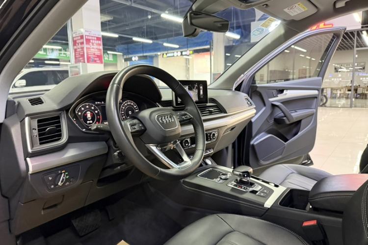 Used Audi Q5L 2020 Updated 40 TFSI Prestige Fashion Edition Interior 6