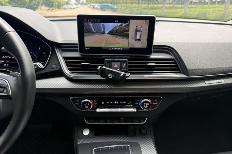 Used Audi Q5L 2020 45 TFSI Prestige Fashion Model Interior 9