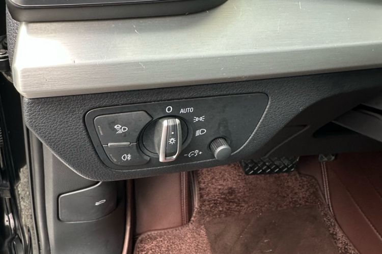 Used Audi Q5L 2020 Updated 40 TFSI Prestige Fashion Edition Interior 9