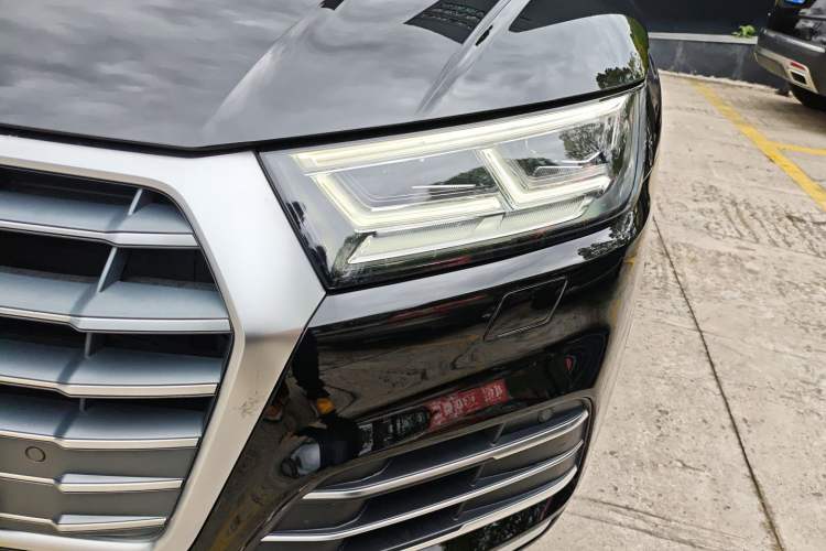 Used Audi Q5L 2020 Updated 40 TFSI Prestige Fashion Edition Left Front Headlight