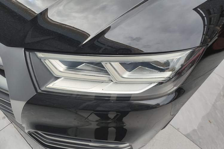 Used Audi Q5L 2020 Updated 40 TFSI Prestige Fashion Edition Left Front Headlight