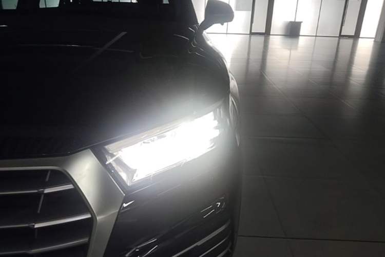 Used Audi Q5L 2020 Updated 40 TFSI Prestige Fashion Edition Left Front Headlight