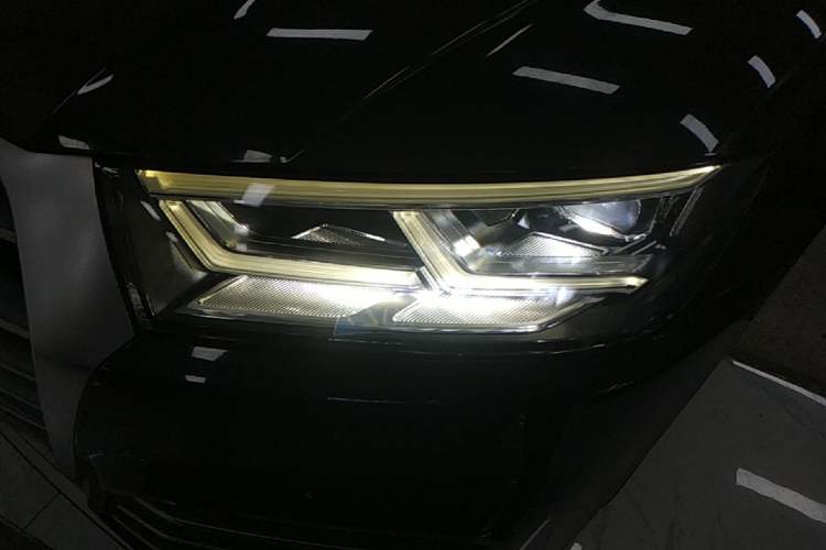 Used Audi Q5L 2020 Updated 40 TFSI Prestige Fashion Edition Left Front Headlight