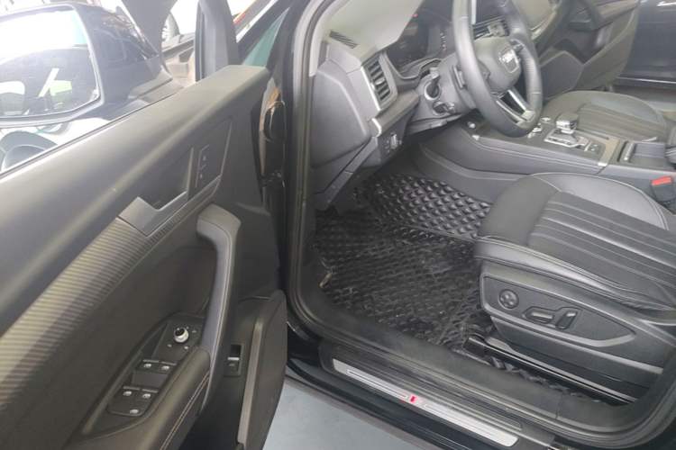 Used Audi Q5L 2020 45 TFSI Prestige Fashion Model Left Front Seat