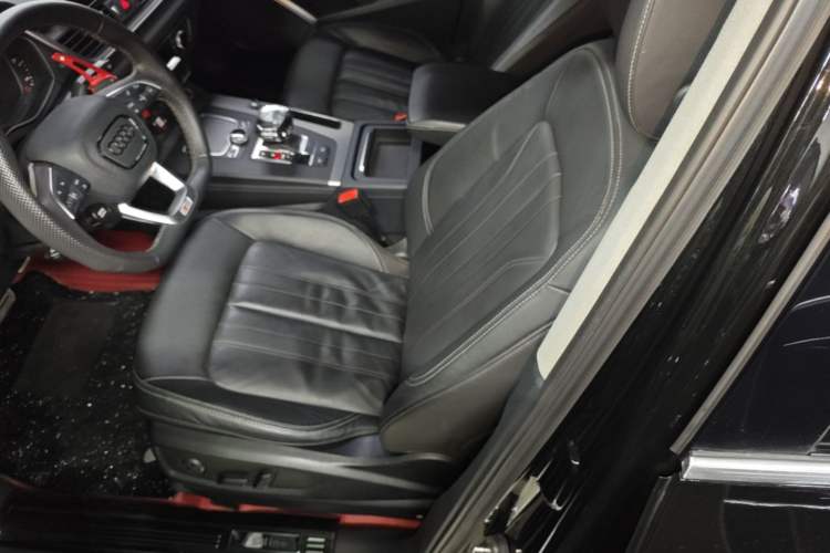 Used Audi Q5L 2020 45 TFSI Prestige Fashion Model Left Front Seat