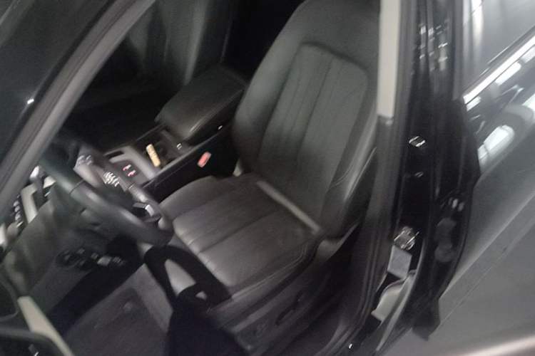 Used Audi Q5L 2020 Updated 40 TFSI Prestige Fashion Edition Left Front Seat