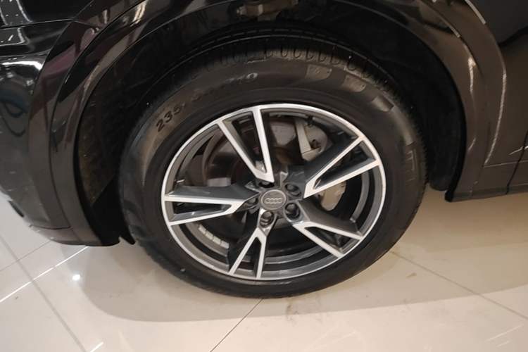 Used Audi Q5L 2020 Updated 40 TFSI Prestige Fashion Edition Left Front Wheel Hub