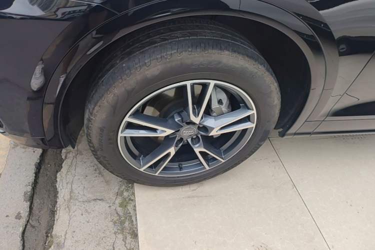 Used Audi Q5L 2020 Updated 40 TFSI Prestige Fashion Edition Left Front Wheel Hub