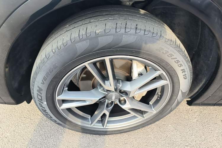 Used Audi Q5L 2020 Updated 40 TFSI Prestige Fashion Edition Left Front Wheel Hub