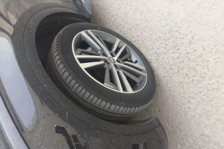 Used Audi Q5L 2020 Updated 40 TFSI Prestige Fashion Edition Left Front Wheel Hub
