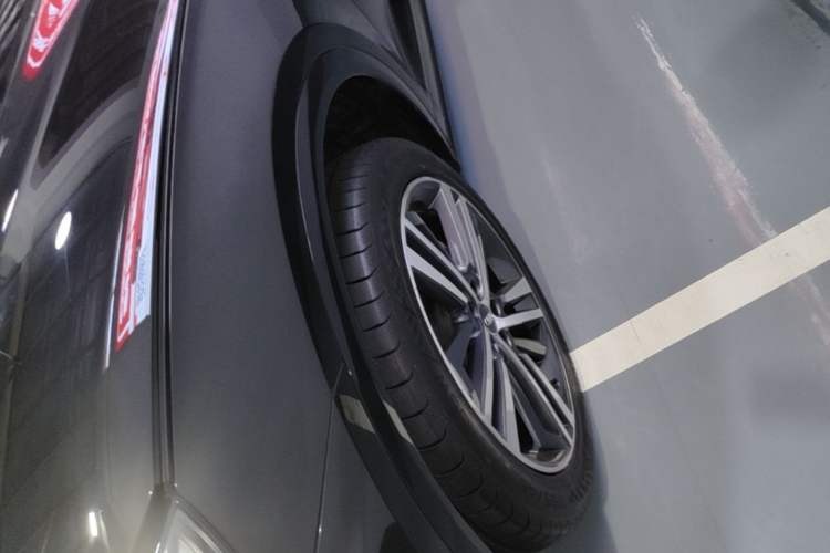 Used Audi Q5L 2020 Updated 40 TFSI Prestige Fashion Edition Left Front Wheel Hub