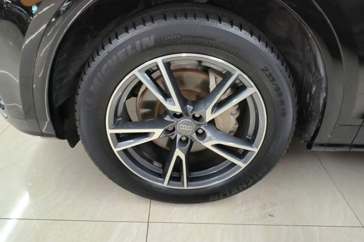 Used Audi Q5L 2020 Updated 40 TFSI Prestige Fashion Edition Left Front Wheel Hub