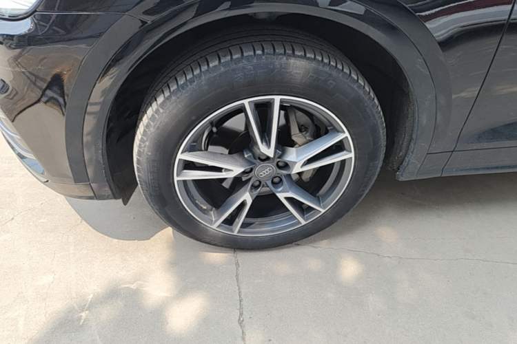 Used Audi Q5L 2020 Updated 40 TFSI Prestige Fashion Edition Left Front Wheel Hub