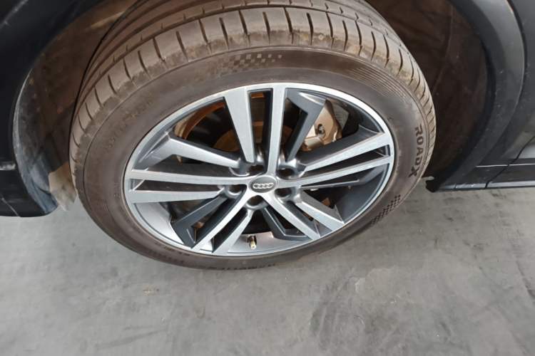 Used Audi Q5L 2020 Updated 40 TFSI Prestige Fashion Edition Left Front Wheel Hub