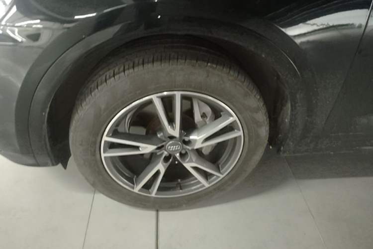 Used Audi Q5L 2020 Updated 40 TFSI Prestige Fashion Edition Left Front Wheel Hub