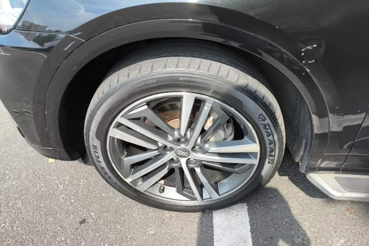 Used Audi Q5L 2020 Updated 40 TFSI Prestige Fashion Edition Left Front Wheel Hub