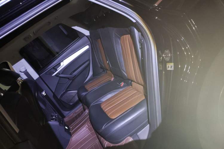 Used Audi Q5L 2020 Updated 40 TFSI Prestige Fashion Edition Left Rear Seat