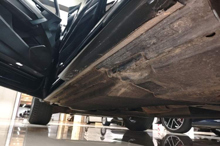 Used Audi Q5L 2020 Updated 40 TFSI Prestige Fashion Edition Left Side Sill