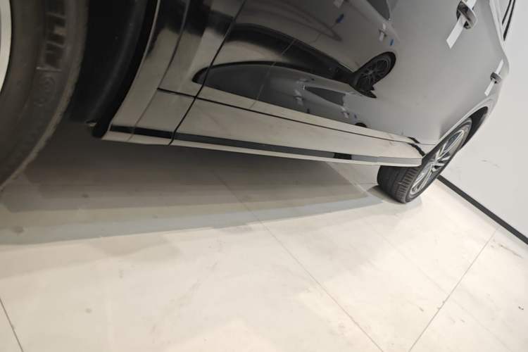 Used Audi Q5L 2020 Updated 40 TFSI Prestige Fashion Edition Left Side Sill