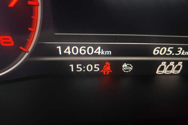 Used Audi Q5L 2020 45 TFSI Prestige Fashion Model Odometer Close Up