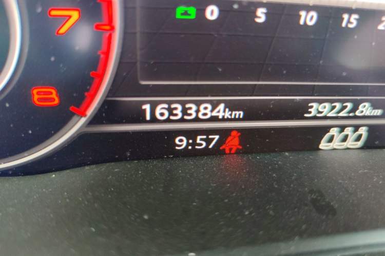 Used Audi Q5L 2020 Updated 40 TFSI Prestige Fashion Edition Odometer Close Up