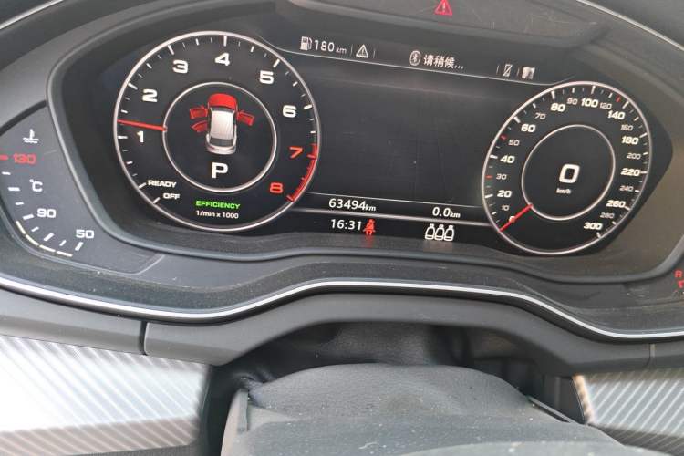 Used Audi Q5L 2020 45 TFSI Prestige Fashion Model Odometer Close Up