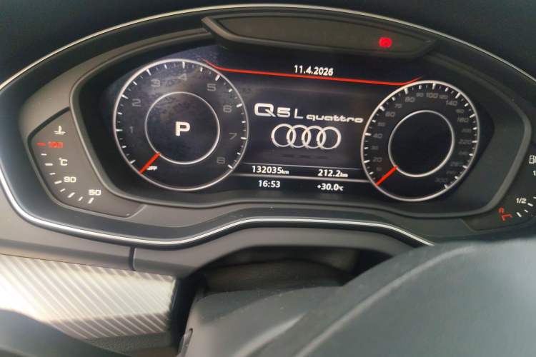 Used Audi Q5L 2020 45 TFSI Prestige Sport Edition Odometer Close Up