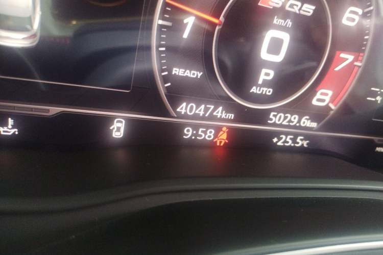 Used Audi Q5L 2020 Updated 40 TFSI Prestige Fashion Edition Odometer Close Up