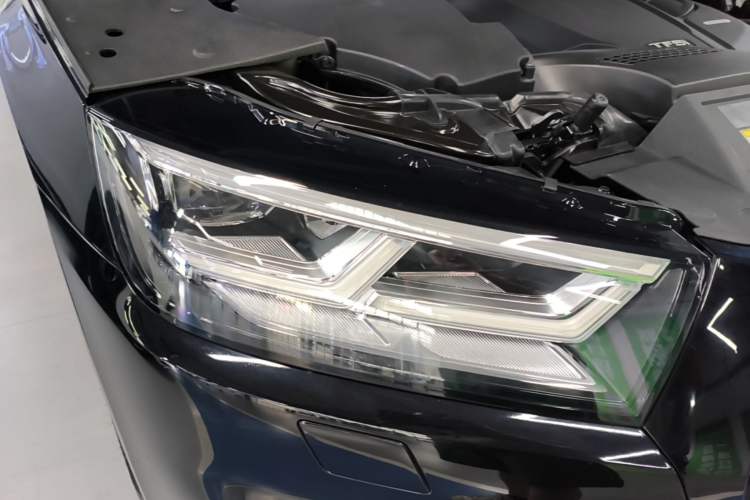 Used Audi Q5L 2020 Updated 40 TFSI Prestige Fashion Edition Right Front Headlight