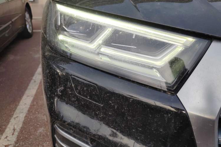 Used Audi Q5L 2020 Updated 40 TFSI Prestige Fashion Edition Right Front Headlight