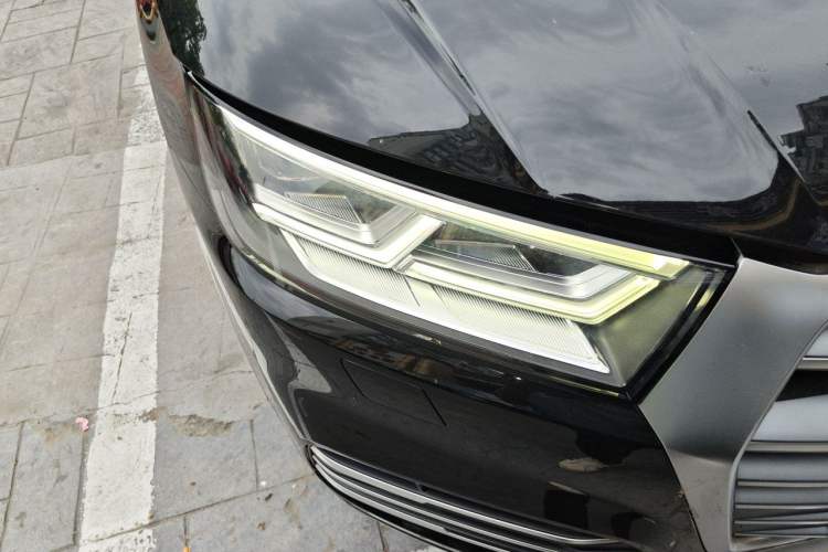 Used Audi Q5L 2020 Updated 40 TFSI Prestige Fashion Edition Right Front Headlight