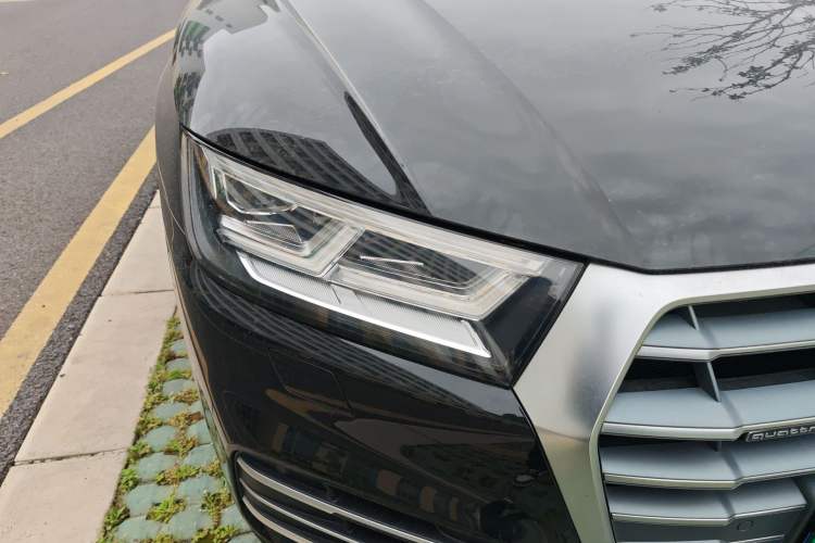 Used Audi Q5L 2020 40 TFSI Prestige Fashion Edition Right Front Headlight