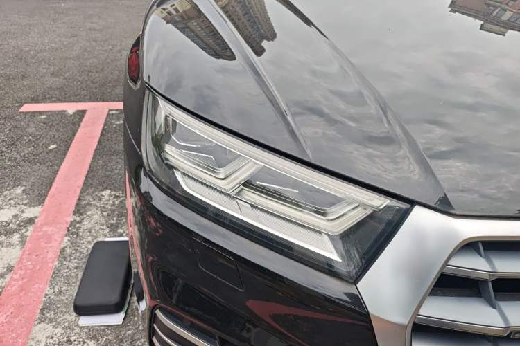 Used Audi Q5L 2020 Updated 40 TFSI Prestige Fashion Edition Right Front Headlight