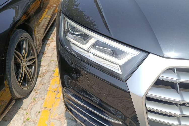 Used Audi Q5L 2020 Updated 40 TFSI Prestige Fashion Edition Right Front Headlight
