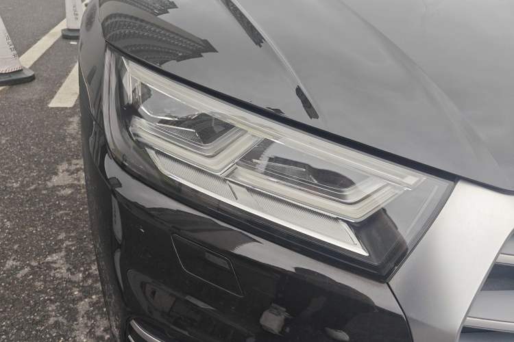 Used Audi Q5L 2020 Updated 40 TFSI Prestige Fashion Edition Right Front Headlight