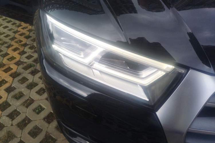 Used Audi Q5L 2020 Updated 40 TFSI Prestige Fashion Edition Right Front Headlight