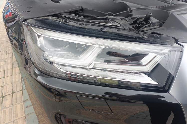 Used Audi Q5L 2020 Updated 40 TFSI Prestige Fashion Edition Right Front Headlight
