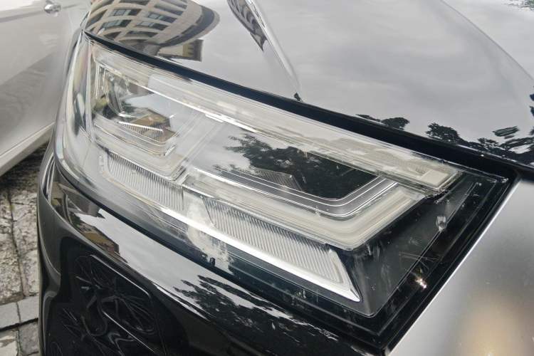 Used Audi Q5L 2020 Updated 40 TFSI Prestige Fashion Edition Right Front Headlight