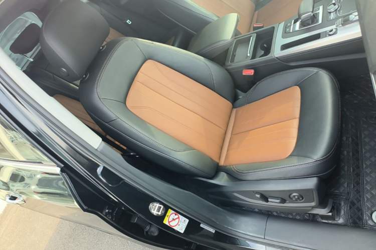 Used Audi Q5L 2020 Updated 40 TFSI Prestige Fashion Edition Right Front Seat