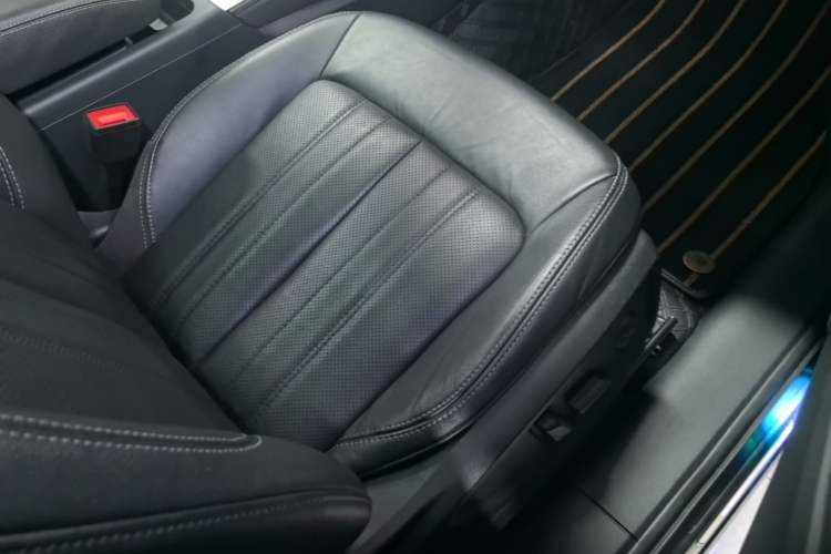 Used Audi Q5L 2020 Updated 40 TFSI Prestige Fashion Edition Right Front Seat