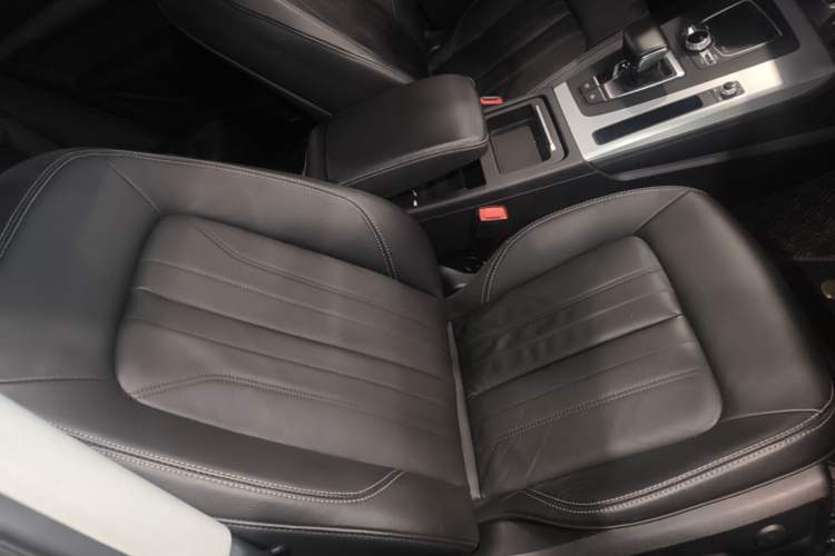 Used Audi Q5L 2020 Updated 40 TFSI Prestige Fashion Edition Right Front Seat