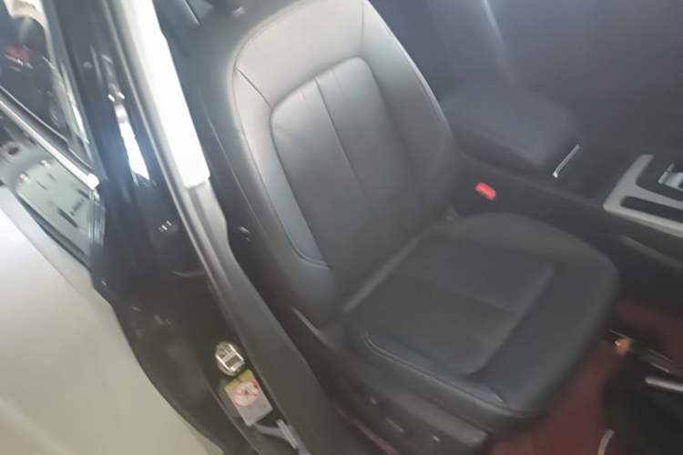 Used Audi Q5L 2020 Updated 40 TFSI Prestige Fashion Edition Right Front Seat