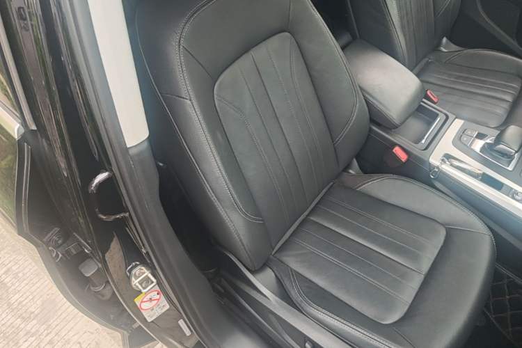 Used Audi Q5L 2020 Updated 40 TFSI Prestige Fashion Edition Right Front Seat