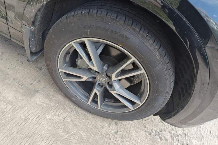 Used Audi Q5L 2020 Updated 40 TFSI Prestige Fashion Edition Right Front Wheel Hub