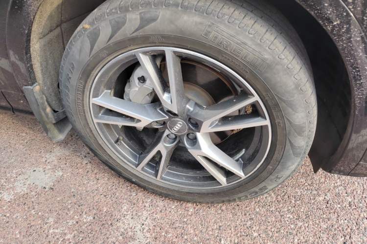 Used Audi Q5L 2020 Updated 40 TFSI Prestige Fashion Edition Right Front Wheel Hub